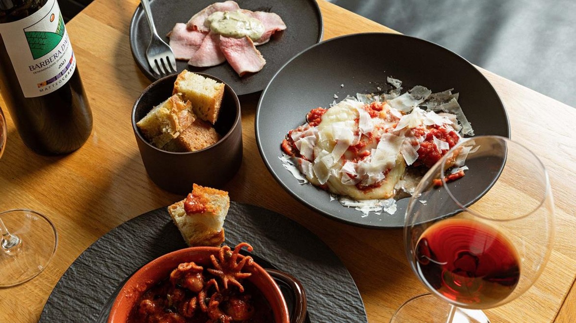 Best italian in Helsinki, Best italian in Kallio, Kapsäkki, Ravintola, Restaurant, Food, Ruoka, Italian, Italialainen, Wine, Vino, Viini, Vallila, Kallio, Best restaurant, Paras ravintola, Authentic, Lunch, Lounas, Dinner, Dinneri, Risotto